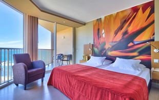 Hotel The Views Oasis**** / Four Views Oasis